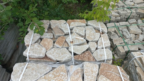 Гранитный плитняк галтованный для мощения купить в Туле