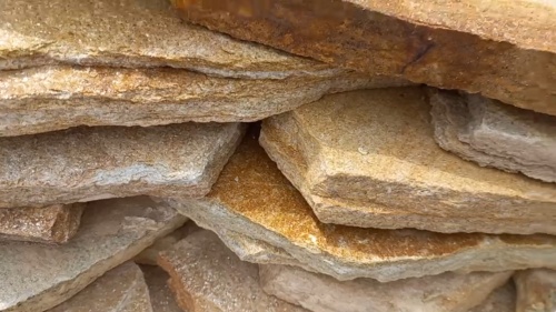 Плитняк златолит жёлтый золотистый для отмостки купить в Туле