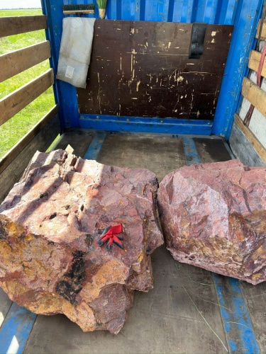 Ландшафтные глыбы красно-фиолетовые 200-1000 килограмм купить в Туле