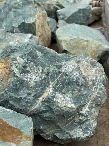 Камни для ландшафтного дизайна зелёные 10-60 килограмм купить в Туле