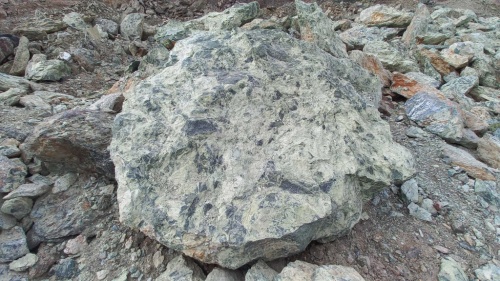 Купить змеевик ландшафтные валуны