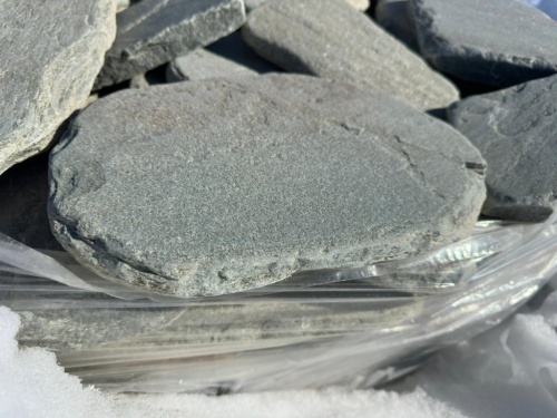 Плитняк златолит зелёный галтованный для мощения на бетон купить в Туле